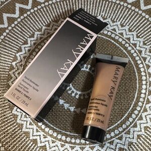 New Mary Kay Shade 2 Liquid Illuminator - Bronze Glow